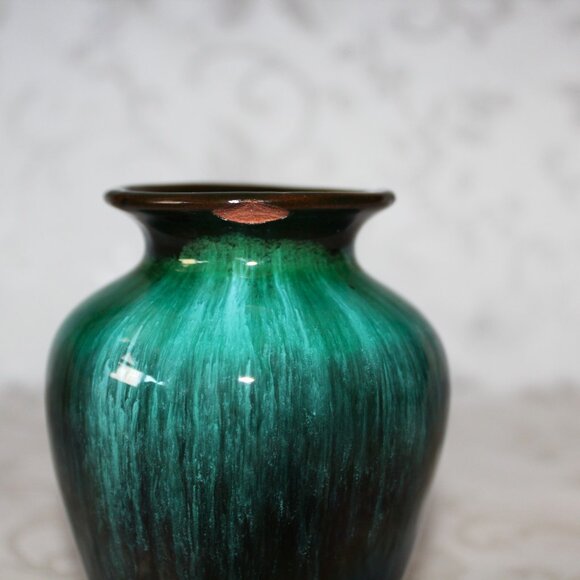 Blue Mountain Pottery 4" Vase - Picture 4 of 7